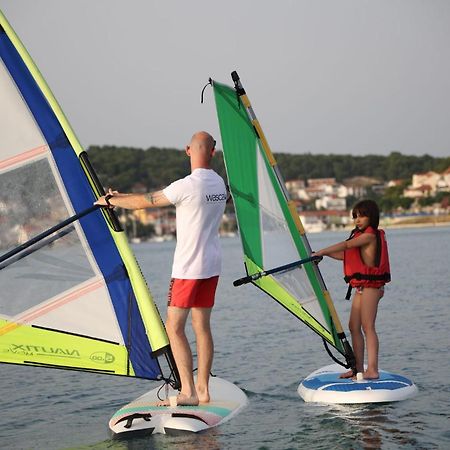 Mobilheim Andrea Wunderschoene Ferienwohnung Direkt Am Meer Jezera Dış mekan fotoğraf