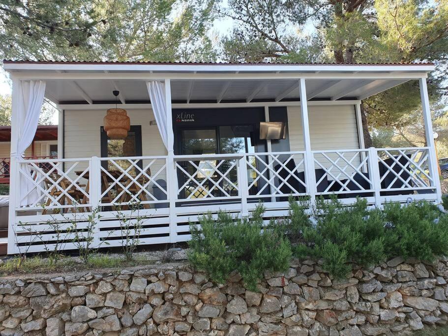 Mobilheim Andrea Wunderschoene Ferienwohnung Direkt Am Meer Jezera Dış mekan fotoğraf