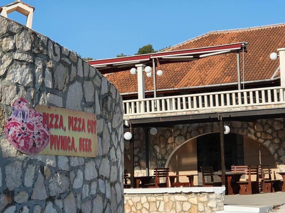 Mobilheim Andrea Wunderschoene Ferienwohnung Direkt Am Meer Jezera Dış mekan fotoğraf