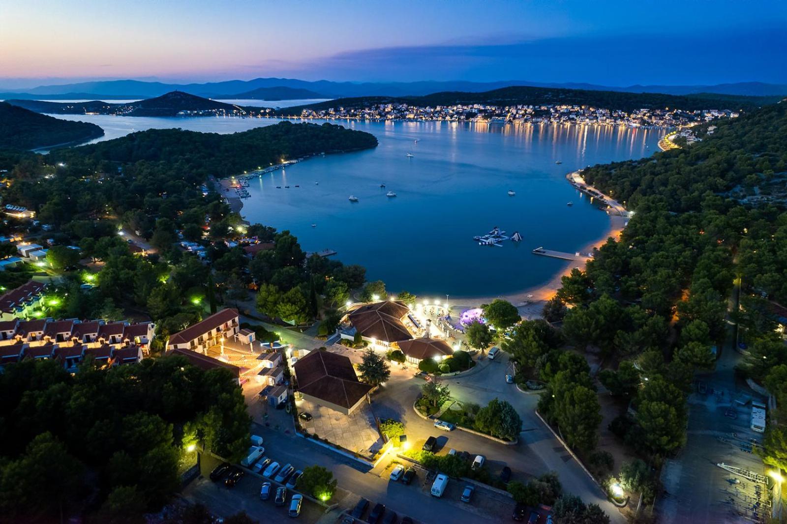 Mobilheim Andrea Wunderschoene Ferienwohnung Direkt Am Meer Jezera Dış mekan fotoğraf